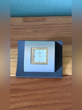 Seiko QHG009S Desk Clock Modern Minimalist Quartz Japan Movement Working